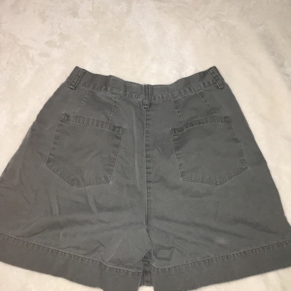 Eddie Bauer olive green shorts - Picture 3 of 4